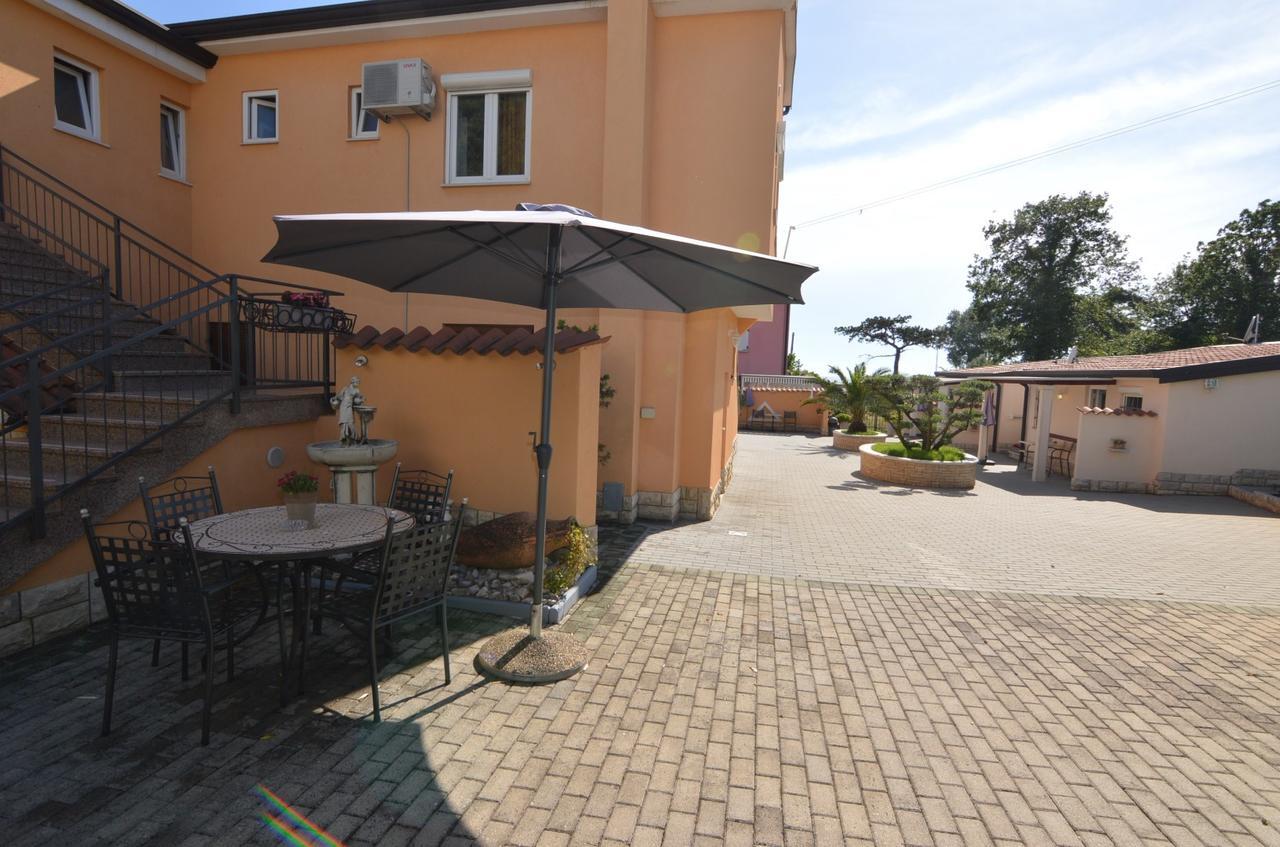 Apartmani Dekovic Materada Poreč Exterior foto